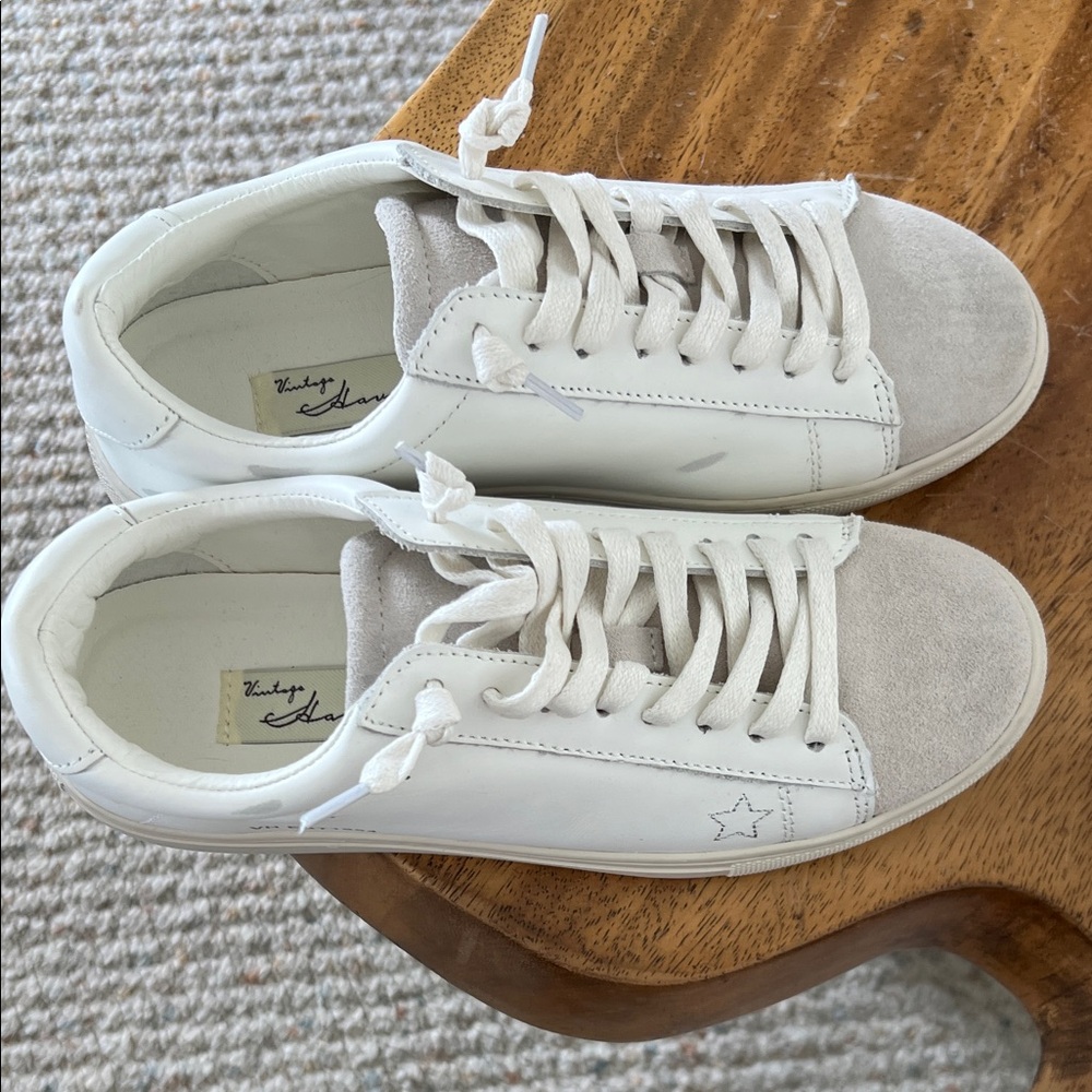 Vintage Havana White and Gray Sneakers